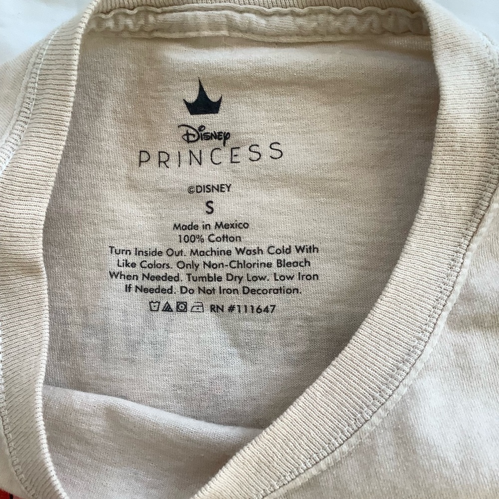 Disney Princess T-Shirt Women's Size S Long Sleeve Princess Raw Hem NWOT - Picture 5 of 7